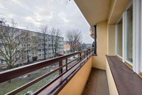 2-pokojowe mieszkanie z balkonem Oddzielna kuchnia Cicha okolica