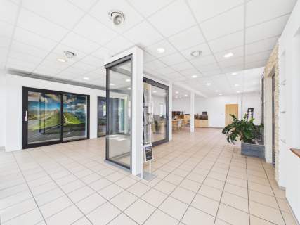 Idealny na Biuro, Salon   120 m przy Pasterniku
