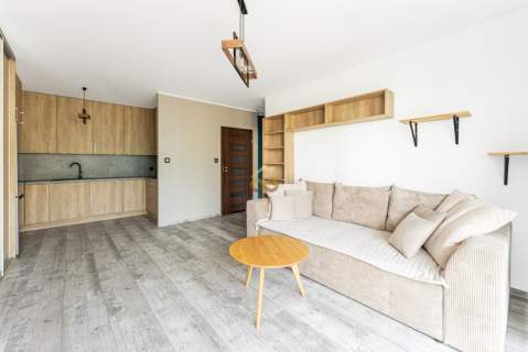 przestronny salon/nowe budownictwo/miejsce w hali