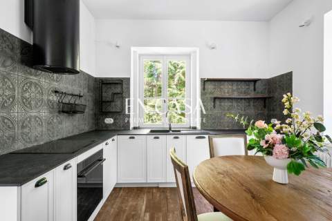 Dwupoziomowy apartament z ogrodem pierwszy najemca