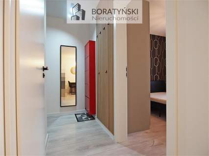 Atrakcyjne 2 pokojowe, balkon, winda.