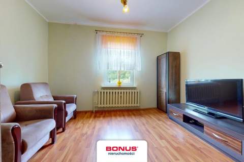 Dom wolnostojący w zielonej okolicy, duża działka