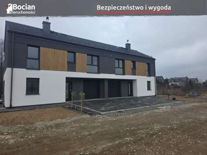 Nowoczesny bliźniak w wysokim standardzie 