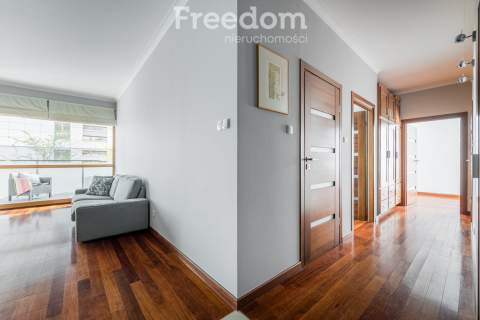 3 pokoje, balkon 30m2, garaż, ul. Rydygiera 15.