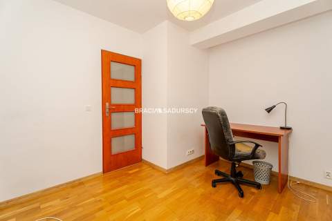 Kraków Skarbińskiego dwa oddzielne pokoje 44m2