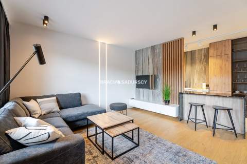 2 pok/ Balkon/ wysoki standard/ Królowej Jadwigi.