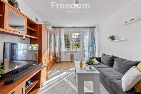2 pokoje po remoncie Balkon 220 m do PKP