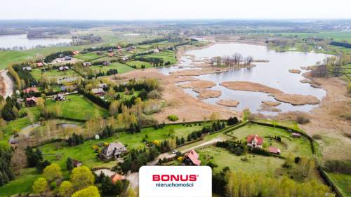 Działka budowlana z linią brzegową