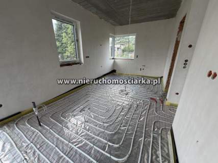 Nowy dom o bardzo funkcjonalnym układzie 207 m2