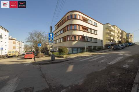 3 pokoje, Działki Leśne, garaż przy budynku