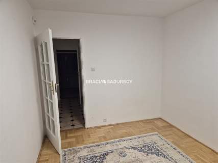 lokal na biuro, 64m2 na parterze,parking tramwaj