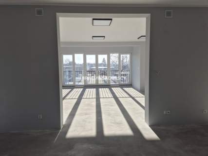 Wolnostojący obiekt biurowy- 300m2