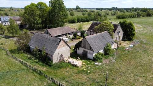 Duży przedwojenny dom jednorodzinny - Pławin