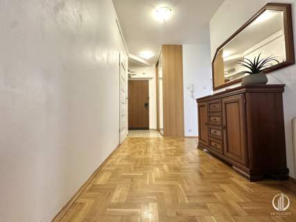 Trzypokojowe mieszkanie z garażem i tarasem KABATY