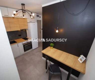 5 pokoi 58 m Balkon Prądnik Czerwony