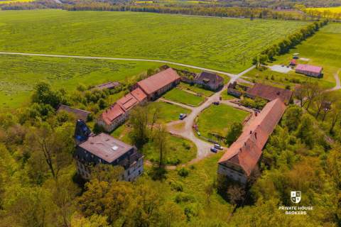 Zespół folwarczno-pałacowy na 17ha gruncie