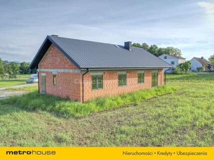 Nowy dom parterowy 115 m2 w spokojnym miejscu.