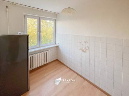 42,3 m 2 pokoje Balkon Blisko SKM