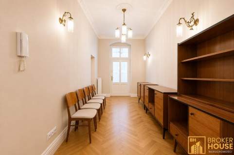 PIĘKNY LOKAL W PRESTIŻOWEJ KAMIENICY