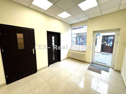 Centrum Pruszkowa lokal usługowy 33 m - od zaraz.