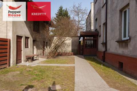 Dom podzielony na trzy niezależne mieszkania