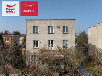Dom podzielony na trzy niezależne mieszkania