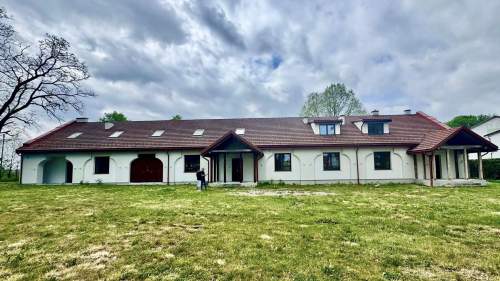 ZABYTKOWA STAJNIA CUGOWA Z XIX WIEKU 623 m2 POTE