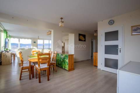 Przestronny apartament 116m2. z dużym tarasem.