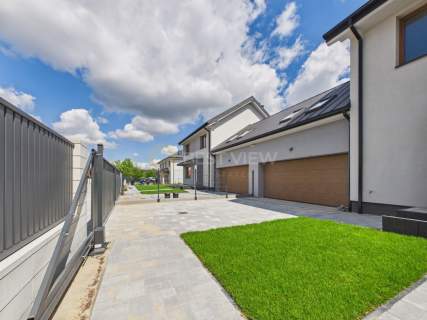 Dom 200 m2/duża działka / 2-stanowiskowy garaż /