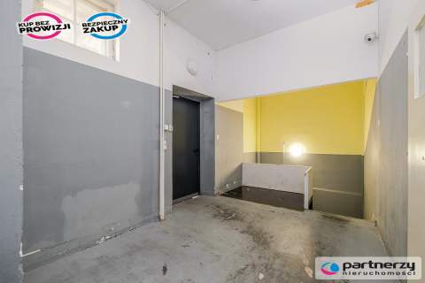 Pow. mieszkalna 350m2 Pow. produkcyjna 250m2