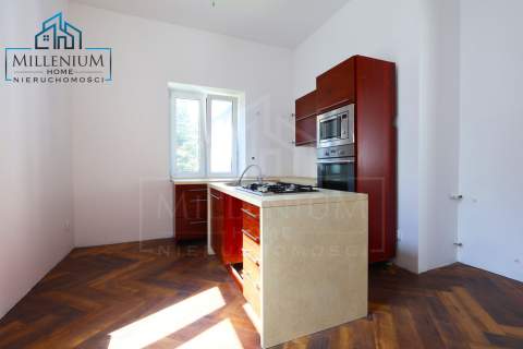 106M W CENTRUM CZYNSZ 0 ZŁ GARAŻ 5135 ZŁ/M 