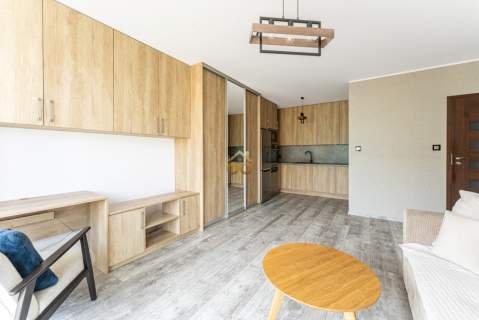 przestronny salon/nowe budownictwo/miejsce w hali