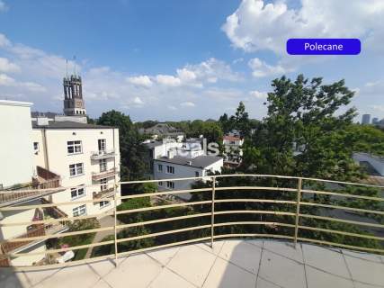 Plac Wilsona, z piwnicą