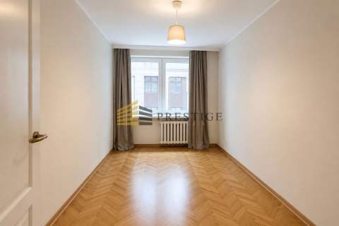 Lokal obok Ogrodu Saskiego 82m2, UL. Niecała