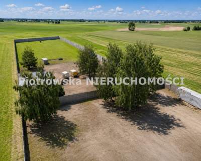 Nieruchomość komercyjna na sprzedaż, 400 m2, Próba