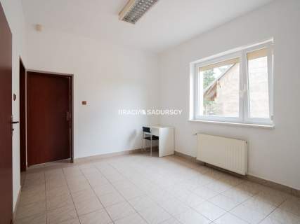 Lokal handlowo-usługowy 77,3 m , parking, Skawina