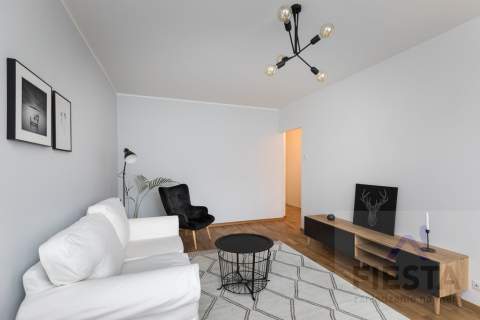 3 pokoje/ ul. Bonifraterska/ 61 m2/ od 01.08