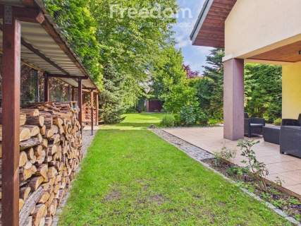 Dom w Opolu z garażem. Duży ogród, sauna, klima.