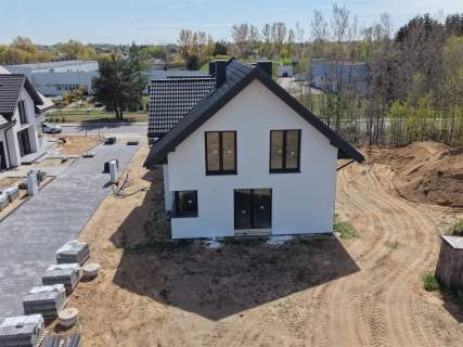 Bliźniak w stanie deweloperskim z Pompą Ciepła