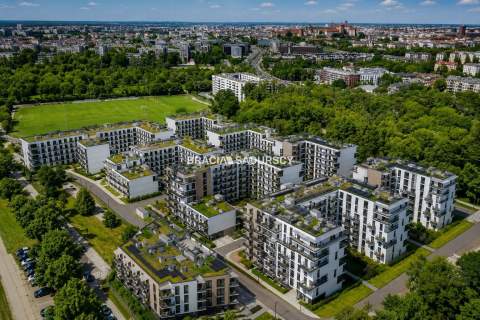 3 pok ok 50 z tarsem na dachu 30m2 Podgórze