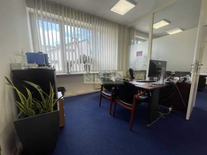 Wysoki standard,recepcja,dostęp24h,parking,ochrona