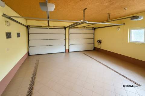 DOM 160 m Na Działce 2,5 HA Rudki, gm. Szydłów