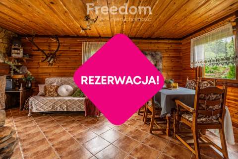 Całoroczny dom z tarasem wśród lasów