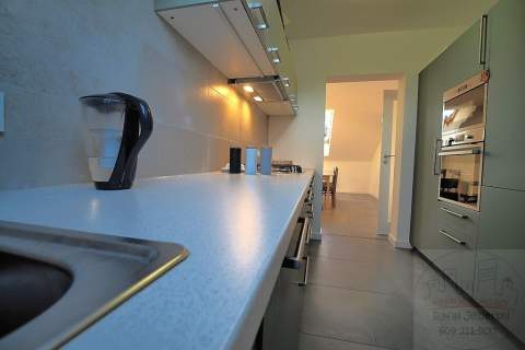 Cichy apartament 100m 3 pokoje, taras, parking