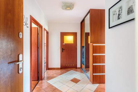 Zielonka 3-pokoje, ostatnie piętro, loggia 15 m 