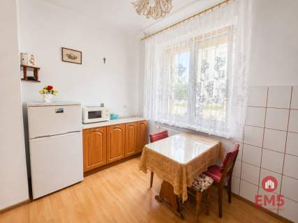 2 pokoje z oddzielną kuchnią , parter