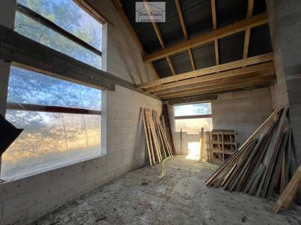 Nowy dom w lesie dla rodziny , działka 4.900m2 , surowy , 