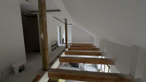 ZABYTKOWA STAJNIA CUGOWA Z XIX WIEKU 623 m2 POTE