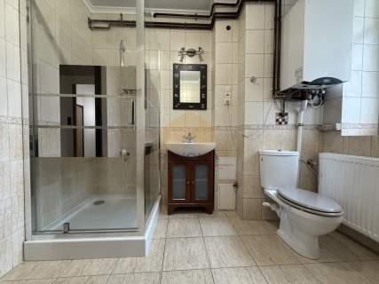 88m2 / Parter/Piękna kamienica ogródek z altaną