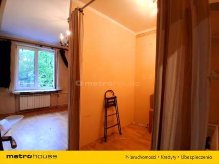 Pl. Zbawiciela 2 pokoje / parking / piwnica